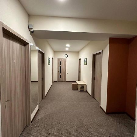 5 Rooms Near 300 Aragveli Metro Station Tbilisi Exterior foto