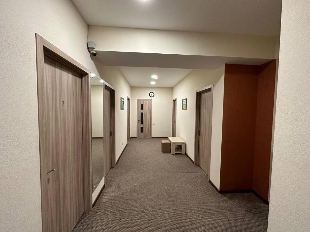 5 Rooms Near 300 Aragveli Metro Station Tbilisi Exterior foto