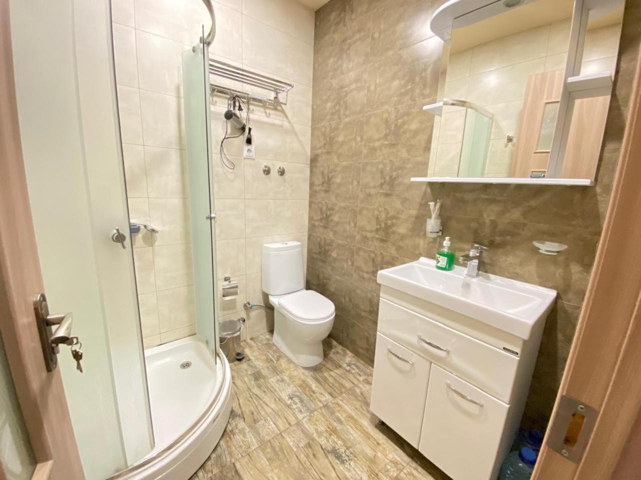 5 Rooms Near 300 Aragveli Metro Station Tbilisi Quarto foto