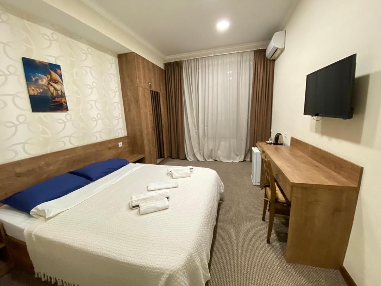 5 Rooms Near 300 Aragveli Metro Station Tbilisi Quarto foto