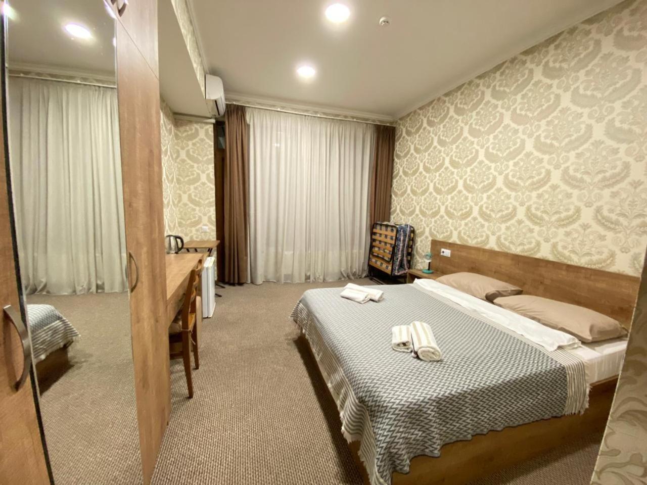 5 Rooms Near 300 Aragveli Metro Station Tbilisi Quarto foto