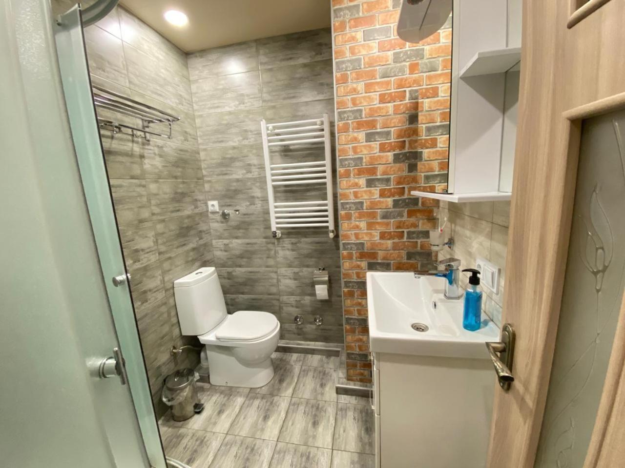 5 Rooms Near 300 Aragveli Metro Station Tbilisi Quarto foto