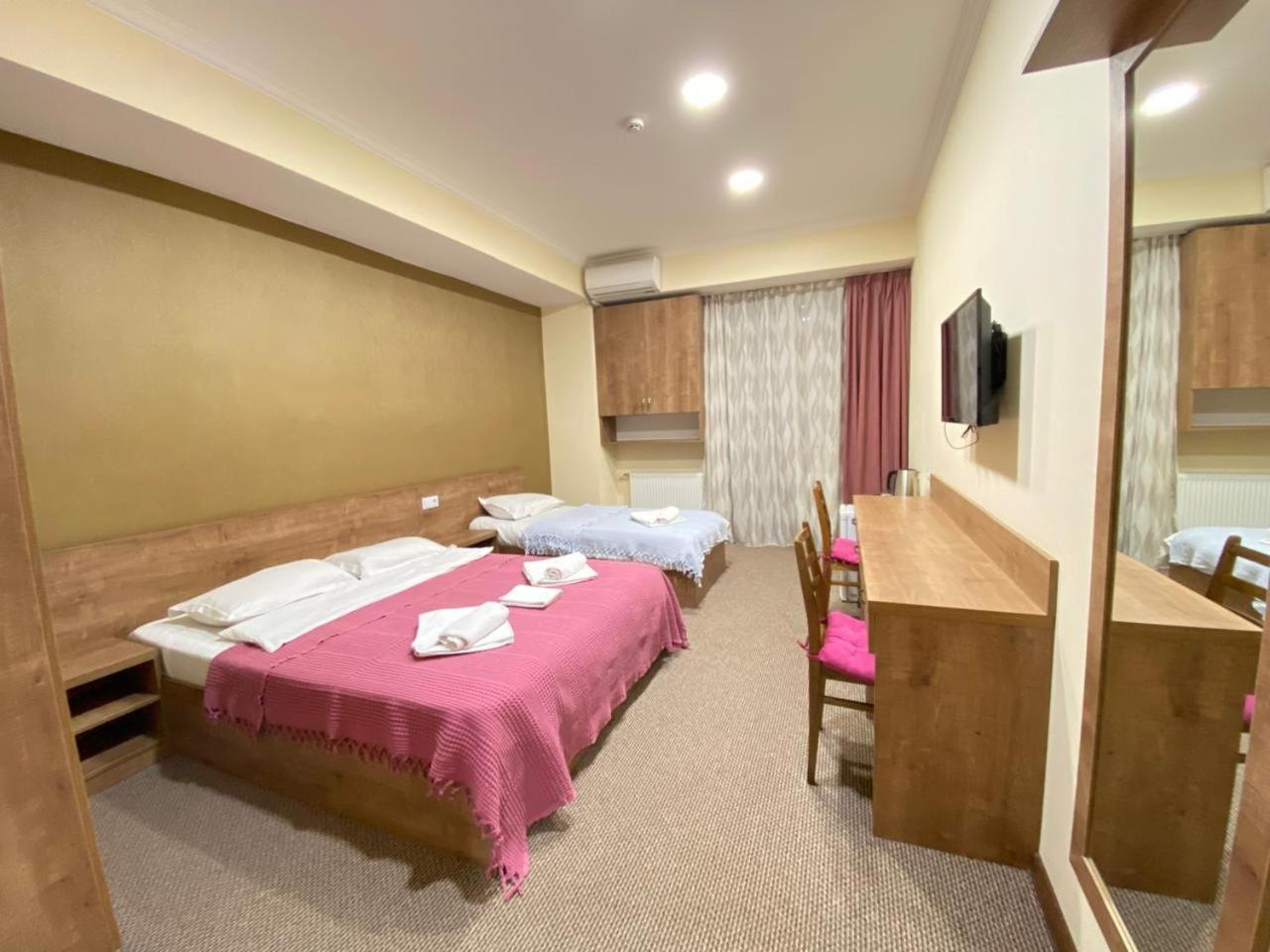 5 Rooms Near 300 Aragveli Metro Station Tbilisi Quarto foto
