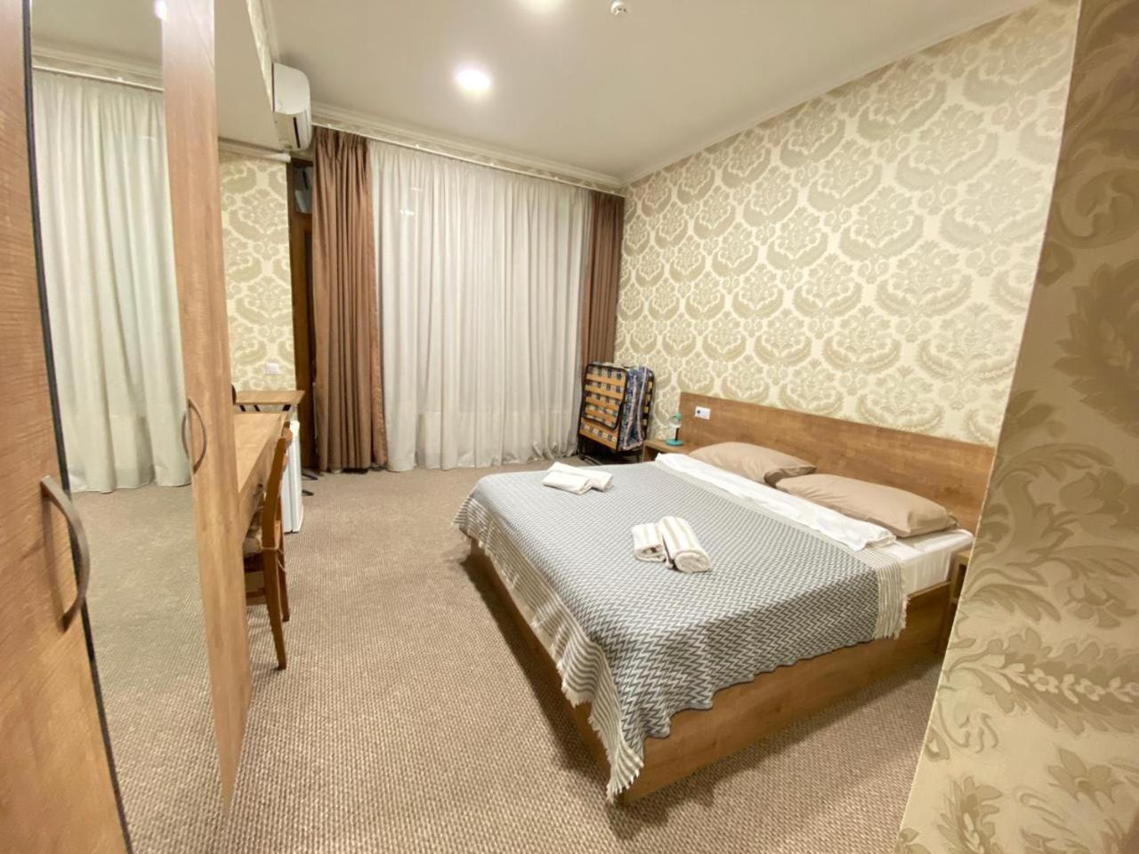 5 Rooms Near 300 Aragveli Metro Station Tbilisi Quarto foto
