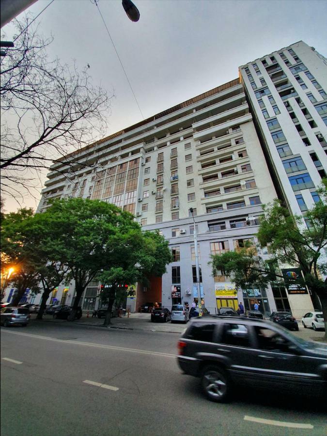 5 Rooms Near 300 Aragveli Metro Station Tbilisi Exterior foto