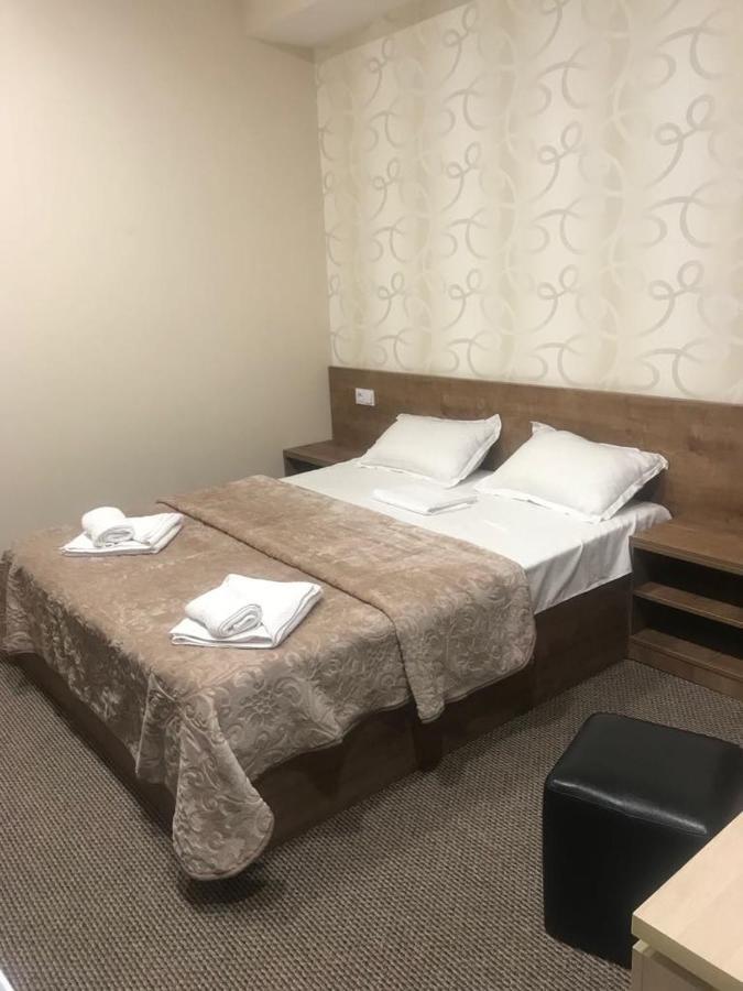 5 Rooms Near 300 Aragveli Metro Station Tbilisi Exterior foto
