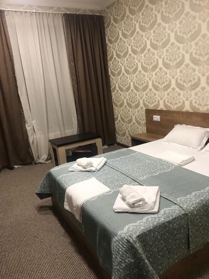 5 Rooms Near 300 Aragveli Metro Station Tbilisi Exterior foto